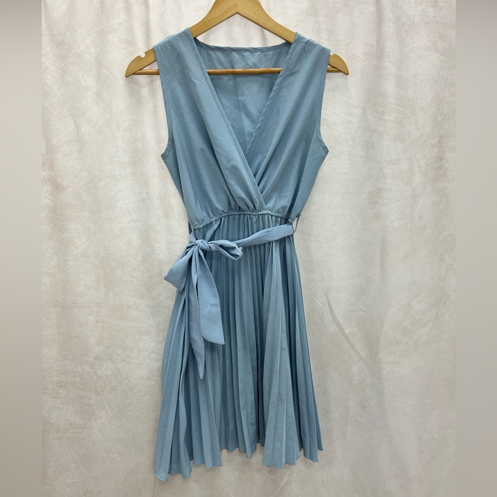 Elegant Blue Sleeveless Dress